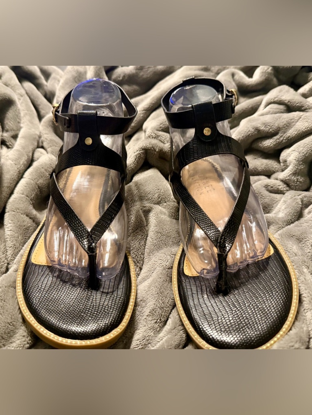 EUC Women's Black Gladiator Style Ankle-Strap Thong Sandals